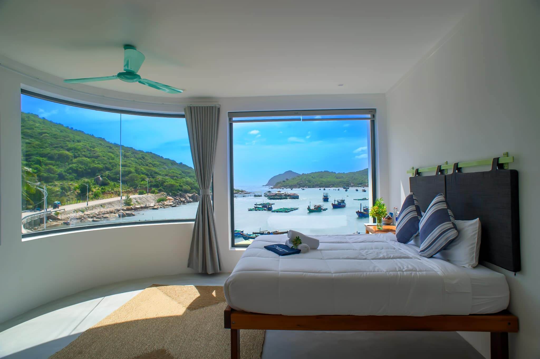 Phòng nghỉ ở Chành Ranh đều hướng vịnh Vĩnh Hy thơ mộng