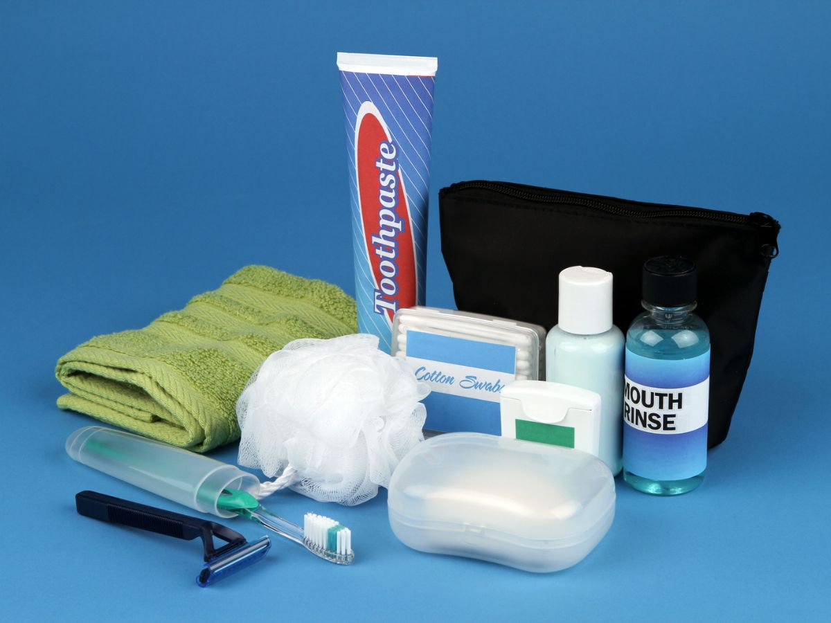 Với những ai kỹ tính thì không thể thiếu những đồ dùng cá nhân trong vali