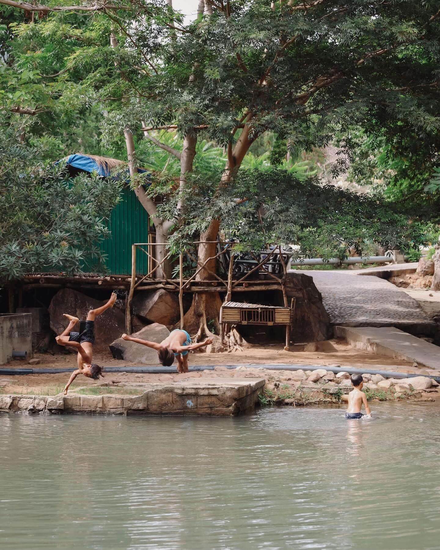Ghé thăm thôn Cầu Gãy tìm hiểu nét văn hóa độc đáo của đồng bào dân tộc Raglai